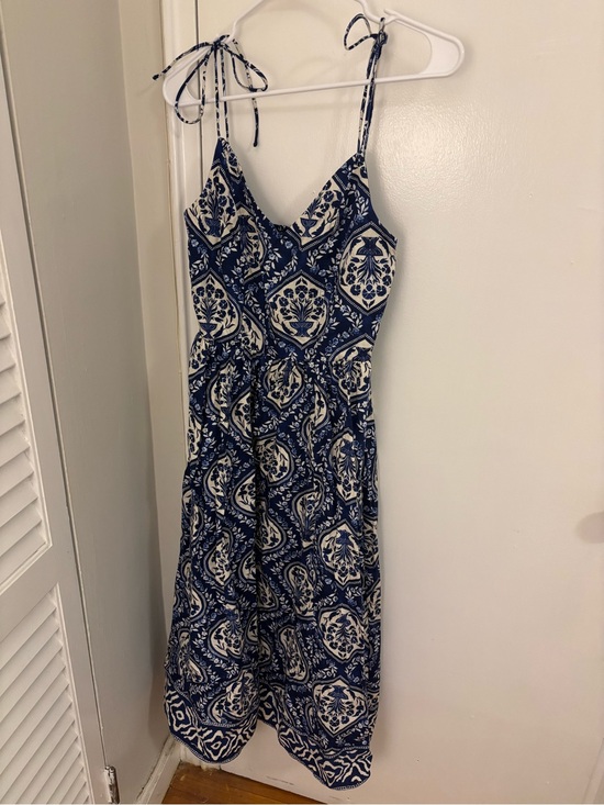 H&M Dresses & Skirts - NWOT H&M cotton dress